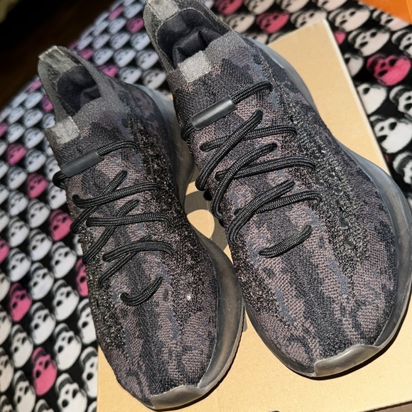 Like New-  adidas Yeezy
Yeezy Boost 380 "Onyx" sneakers - Picture 4 of 5
